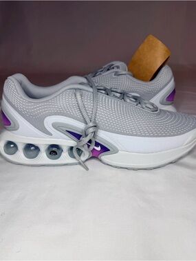 Nike Air Max Dn’S Gray Sneakers with Purple Accents